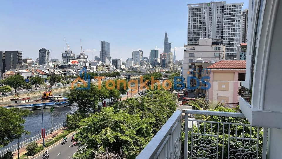 Nhà mặt tiền Bến Vân Đồn Q4 100m² 70 triệu - Mặt tiền kinh doanh