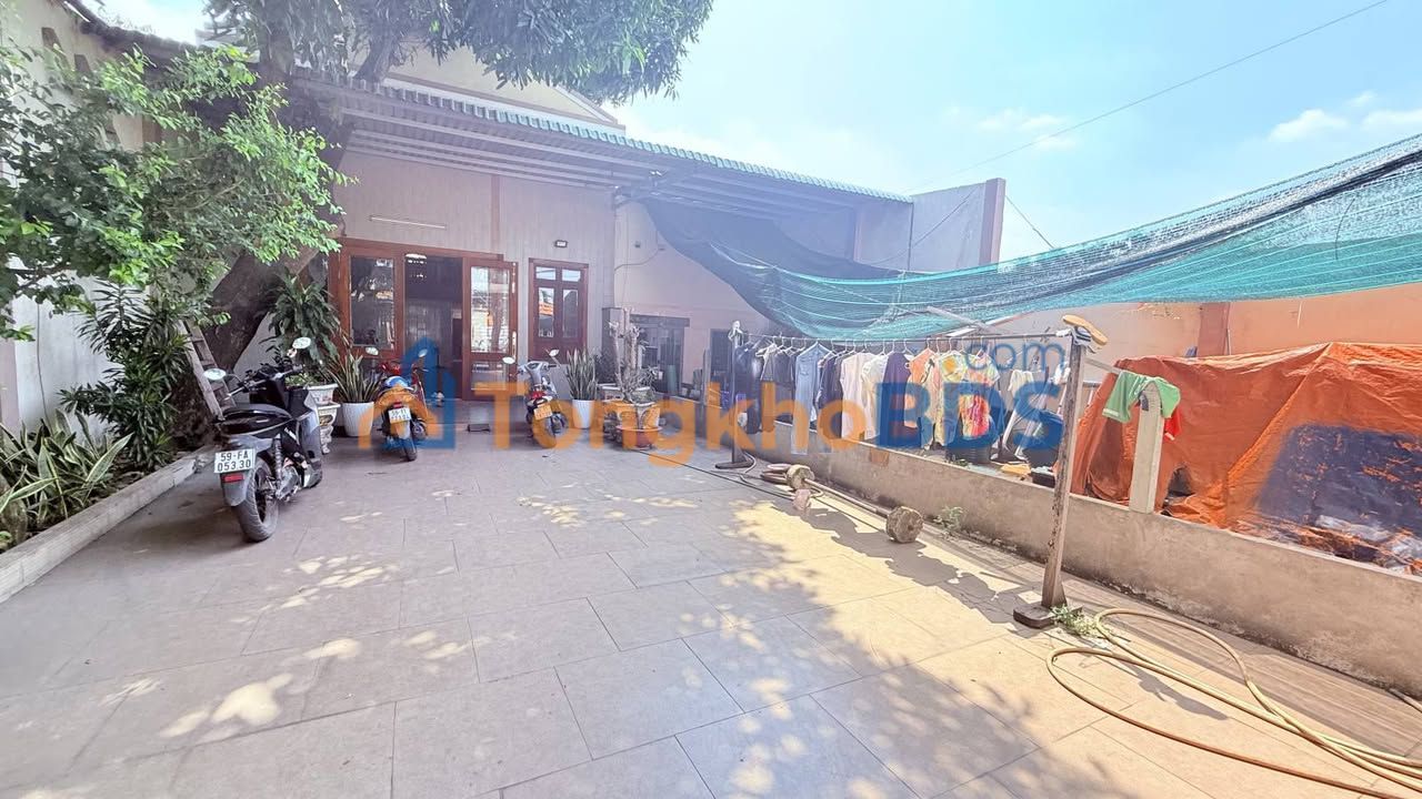 Nhà phố Tân Hiệp 8-1 Hóc Môn 10.1 tỷ-Mặt tiền kinh doanh