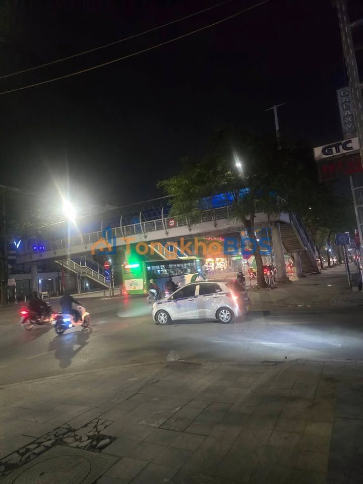 Nhà phố Galaxy Vạn Phúc Tố Hữu 180m² 150 triệu - Kinh doanh