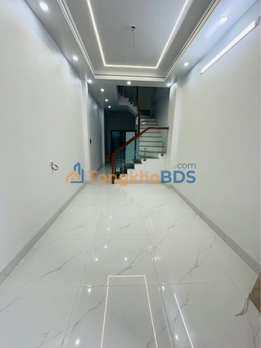 Nhà Trần Lãm Hưng Hà 40m² giá 2.4 tỷ - Ô tô vào tận nhà