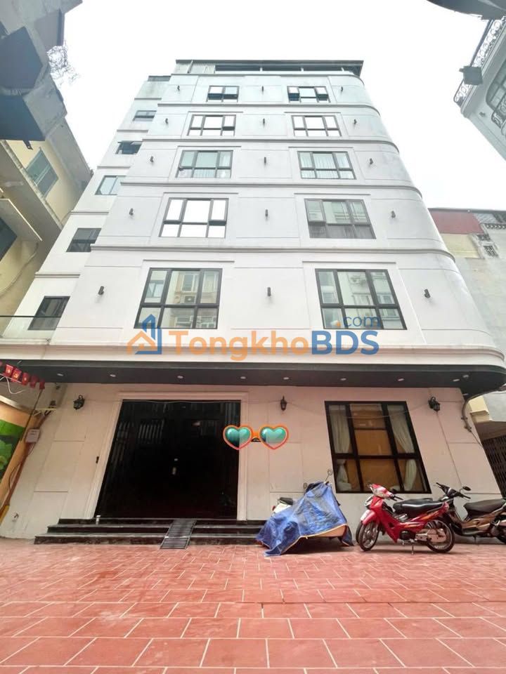 Nhà lô góc Lý Nam Đế 65m² 47 tỷ - Ô tô vào tận nhà