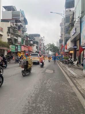 Nhà Lê Thanh Nghị 27m² hơn 5 tỷ - Chính chủ bán gấp