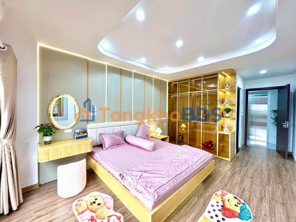 Nhà riêng Hoàng Văn Thái 38m² 10 tỷ - Ô tô vào nhà