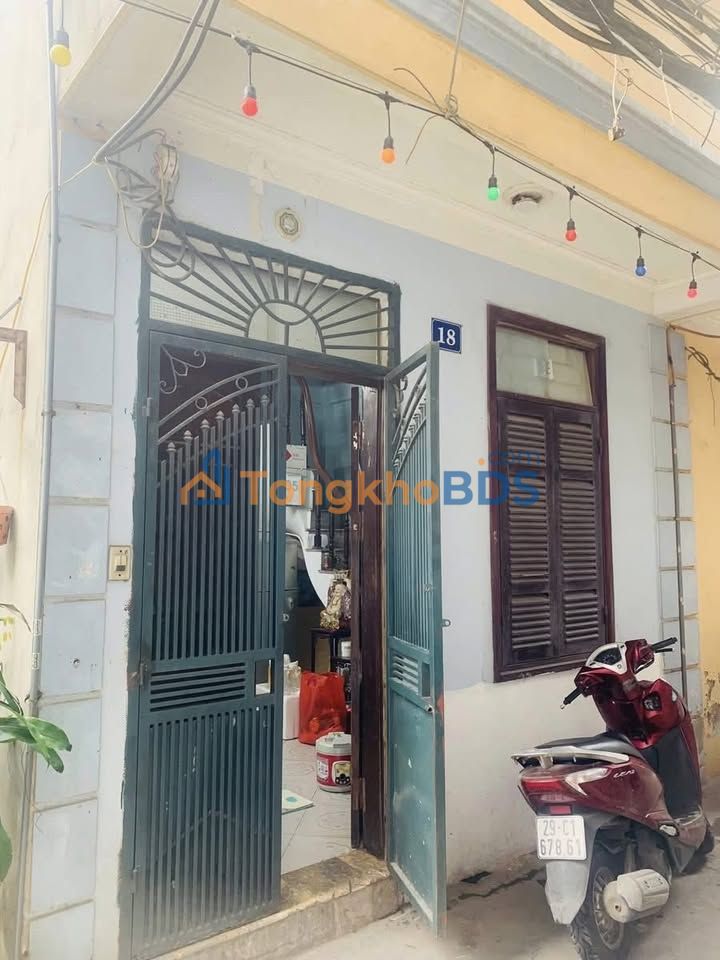 Cho thuê nhà 4 tầng Ngõ 260 Tân Mai, Hoàng Mai - 7 triệu/tháng