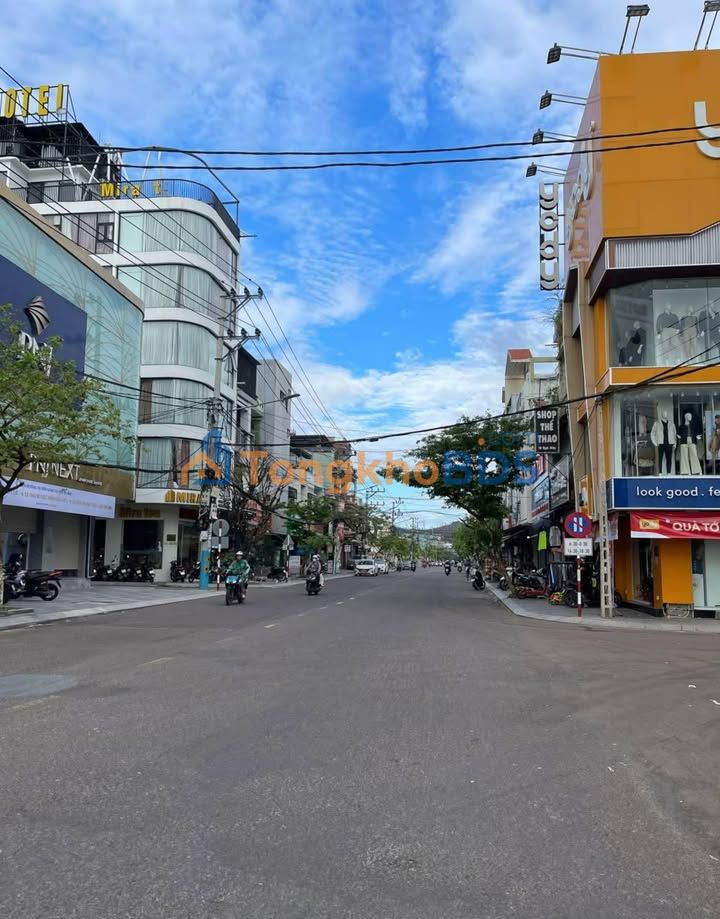Nhà phố Ngô Mây Quy Nhơn 138m² 11 tỷ - Mặt tiền kinh doanh