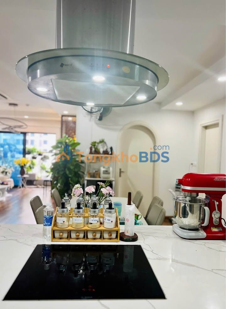 Căn hộ Goldmark City Hồ Tùng Mậu 130m² 10,1 tỷ - View đẹp