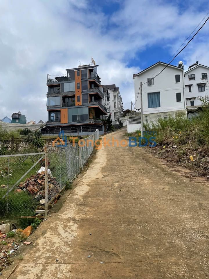 Nhà Vạn Thành P5 Đà Lạt 102m² 2.25 tỷ - Ô tô vào tận nhà