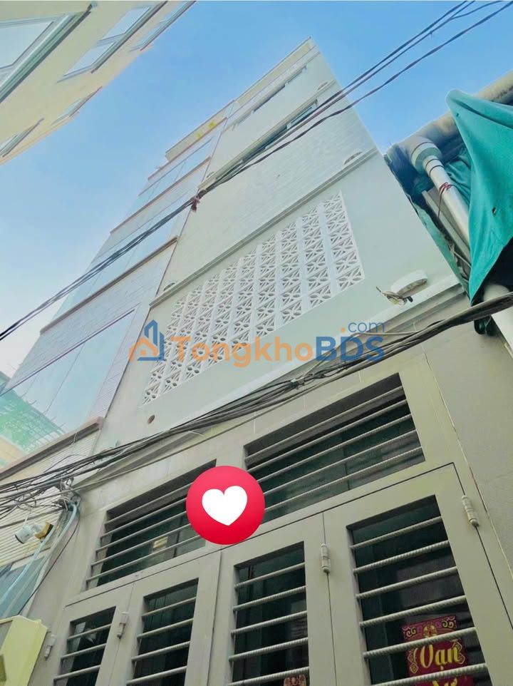 Nhà Bến Vân Đồn Q4 24m² 5.6 tỷ - Ô tô vào tận nhà