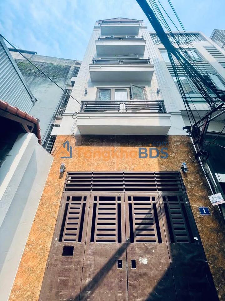 Nhà Hoàng Quốc Việt Trần Cung 52m² giá 7 tỷ - Ô tô vào nhà