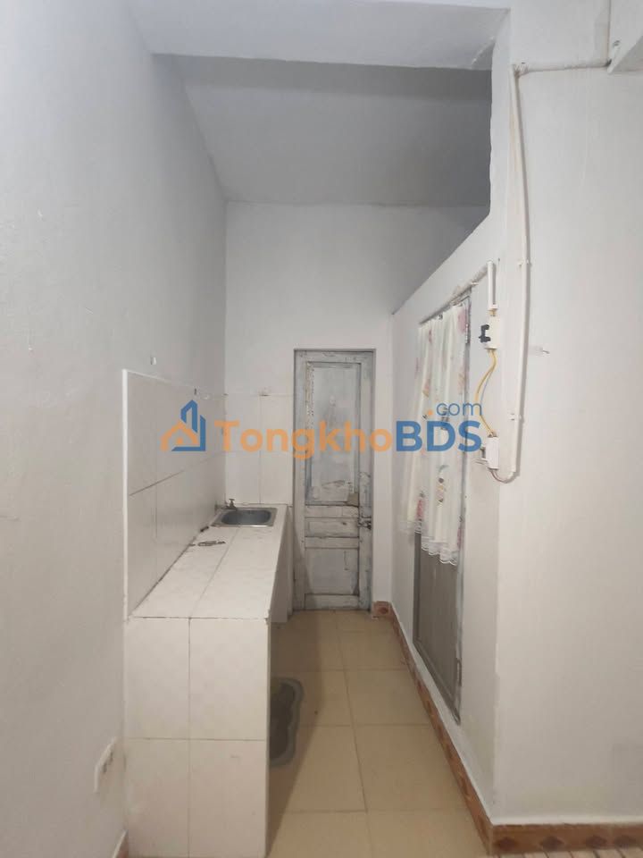 Phong Khuong Dinh 15m2 1.7 trieu - San sang o ngay