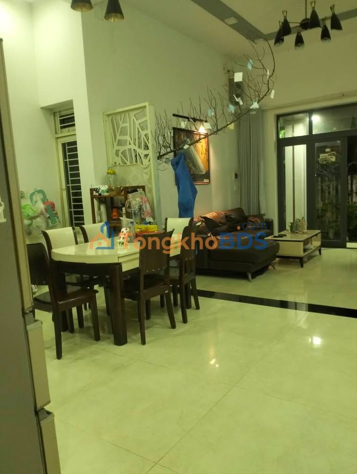 Nhà cấp 4 Hoàng Văn Thái 220m² 6.15 tỷ - Ô tô vào tận nhà