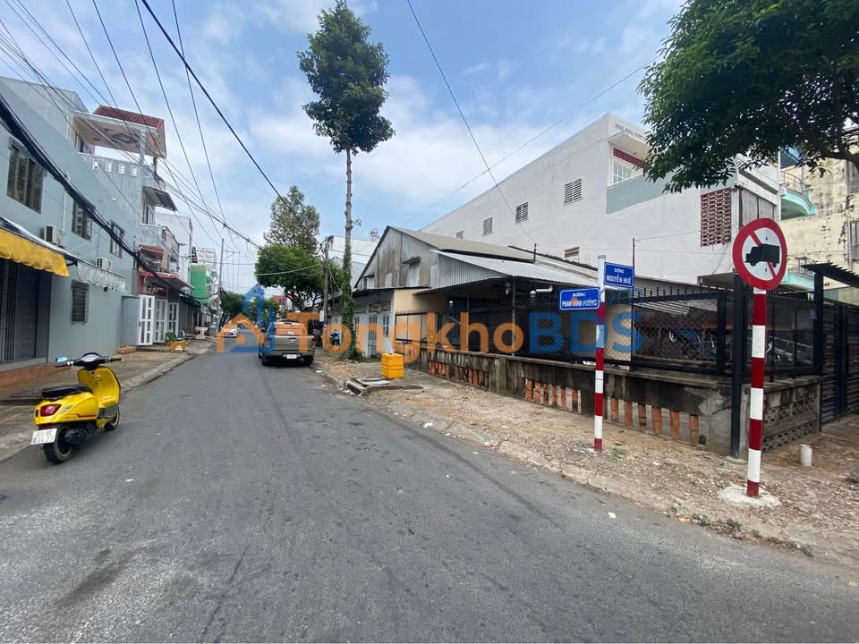 Nhà riêng Nguyễn Huệ Ngã Năm 5 triệu - Sẵn sàng ở ngay 2 mặt tiền