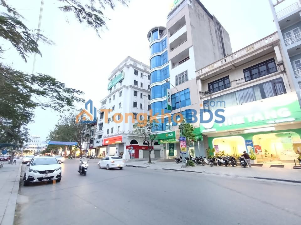 Tòa nhà cho thuê Trường Thi 900m² - Vị trí trung tâm