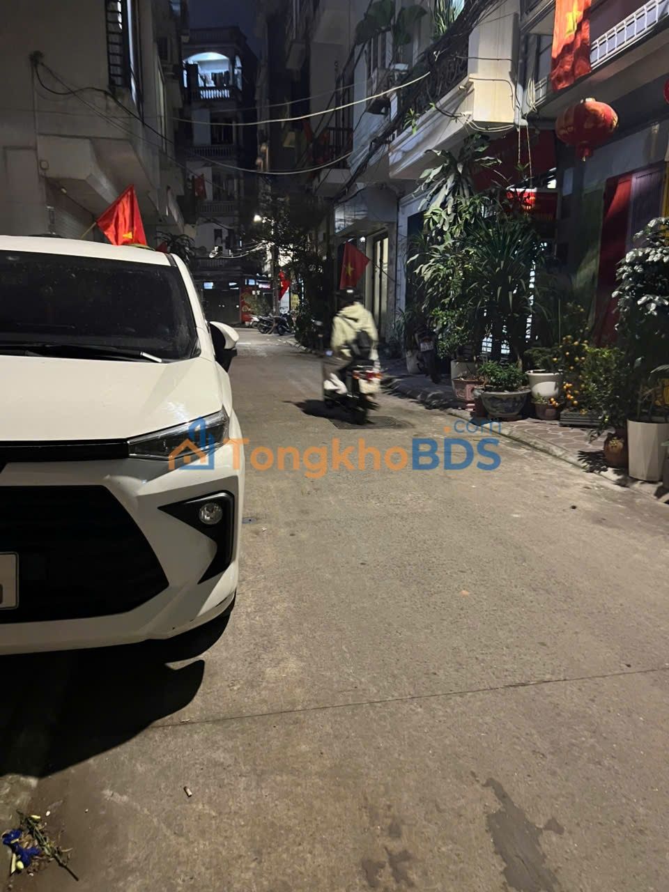 Nhà riêng Trường Chinh Thanh Xuân 48m² 13.9 tỷ - Ô tô đỗ cửa