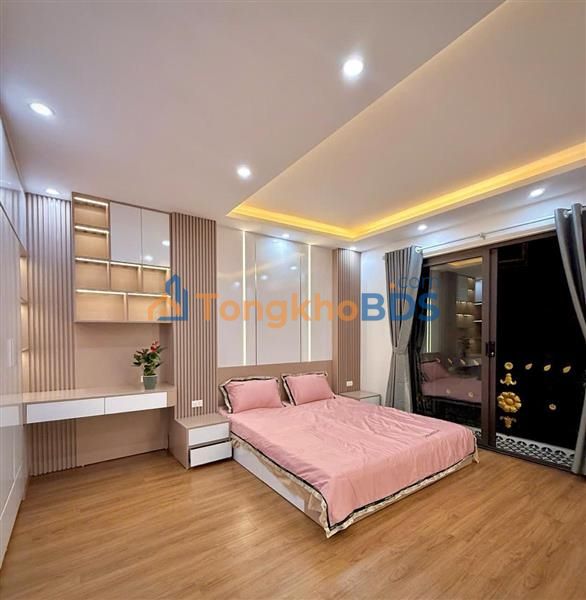 Nhà Ngã Tư Sở Đống Đa 43m² giá 12.5 tỷ - Full nội thất 5 sao