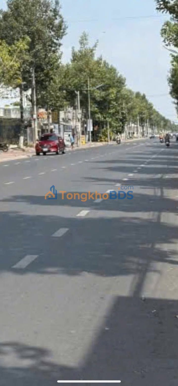 Nha mat tien Tran Dai Nghia 12 trieu - Duong lon sam uat