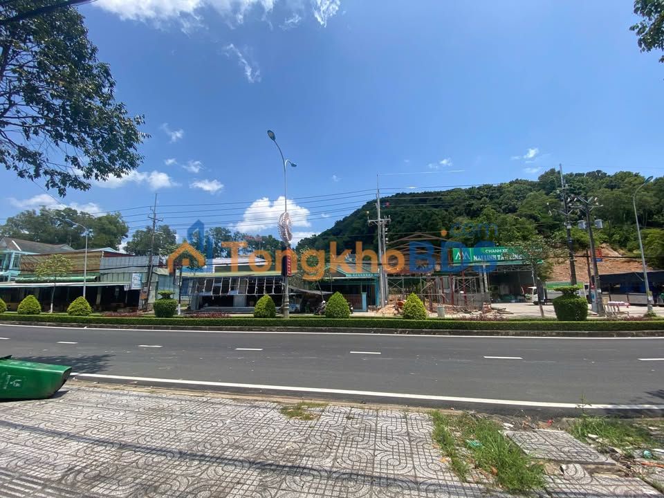 Nhà mặt đường 30/4 Phú Quốc 500m² 25 tỷ - Mặt tiền kinh doanh