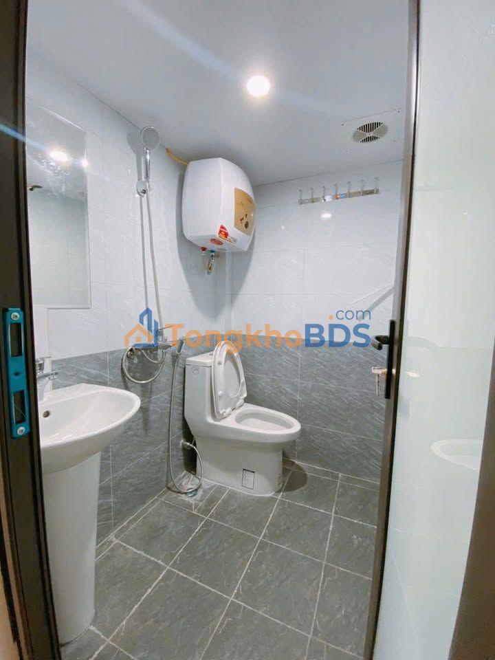 Nhà cho thuê Đốc Ngữ Ba Đình 15m² giá 9 triệu - Sẵn sàng ở ngay