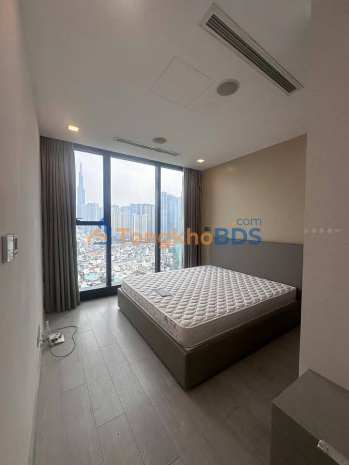 Can ho Vinhomes Golden River quan 1 80m2 40 trieu - Ban giao ngay