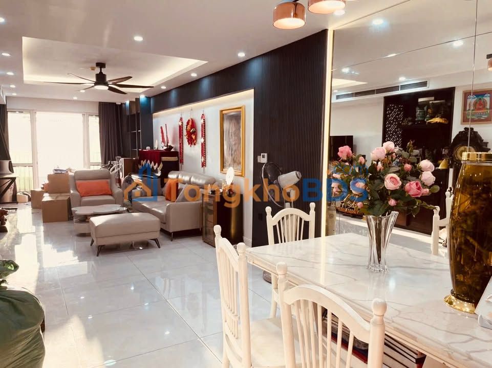 Bán căn hộ Ciputra 145m² hơn 15 tỷ - Sổ đỏ chính chủ, tiện ích cao cấp