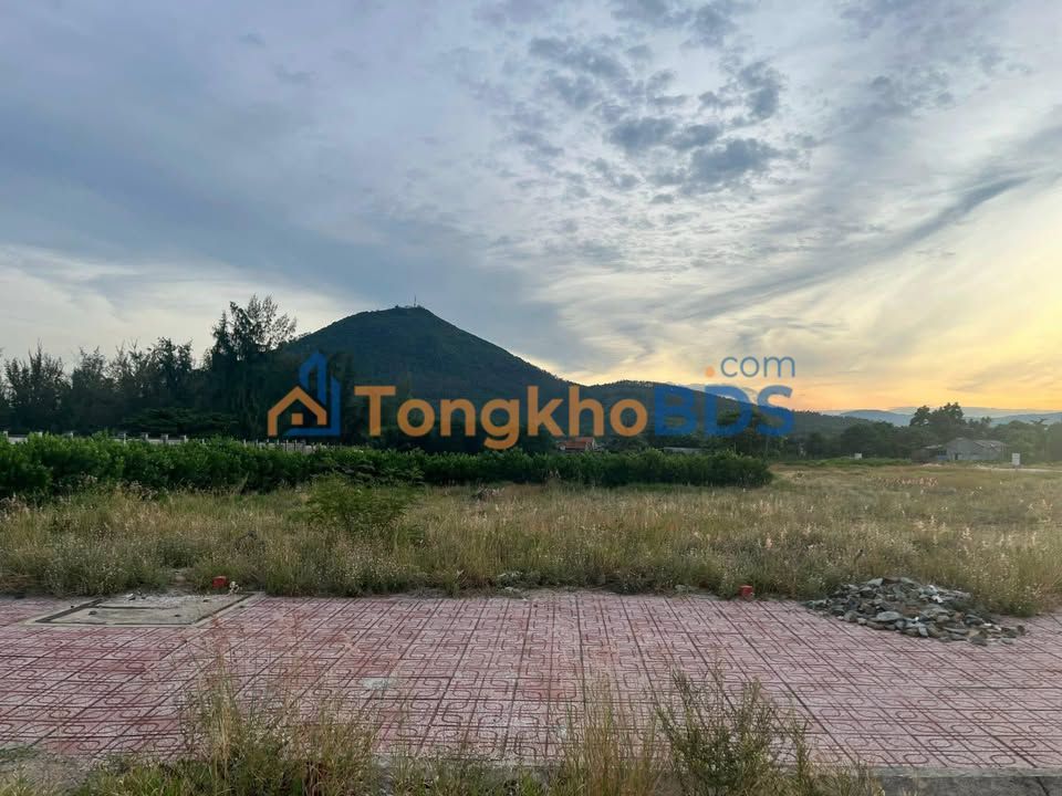 Đất nền Tuy Hòa Võ Thị Sáu 106m² 2.3 tỷ - Giá tốt hiếm có