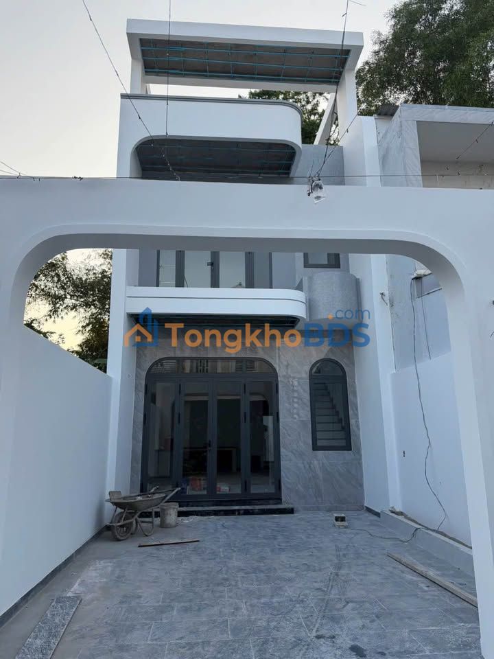 Nhà riêng Khu phố 9 Hòa Phú 100m² 3,85 tỷ - Ô tô vào tận nhà