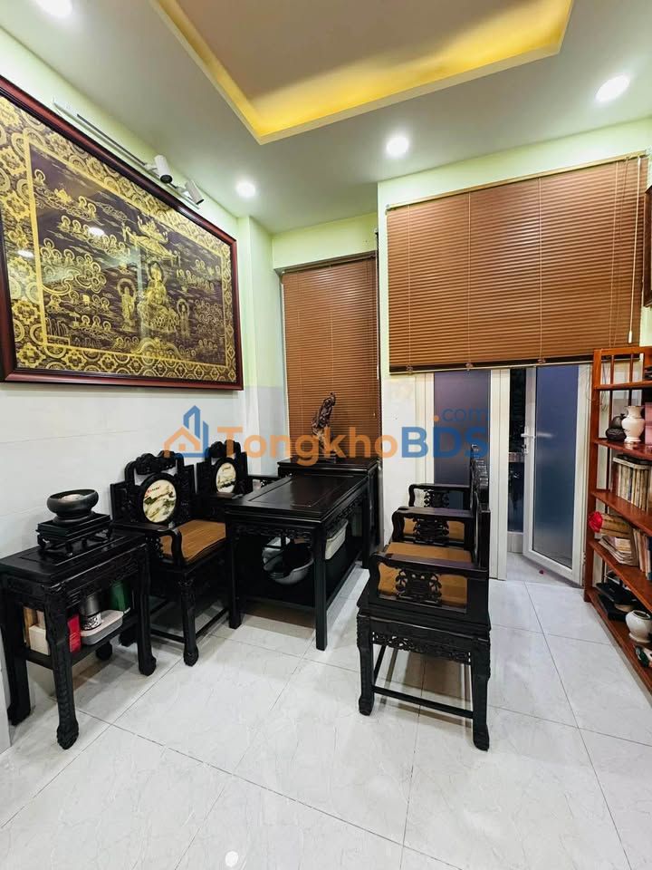 Nhà phố Tân Phú 35m² giá 8 tỷ - Mặt tiền kinh doanh đắc địa