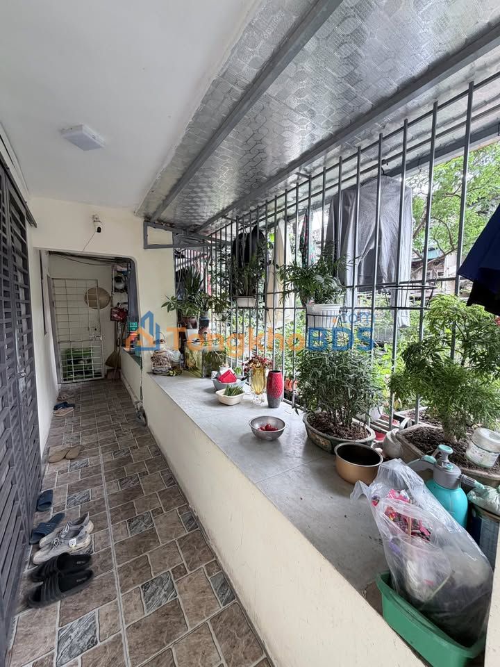 Căn hộ Tập thể Nguyên Hồng Ba Đình 80m² 5 tỷ - View đẹp