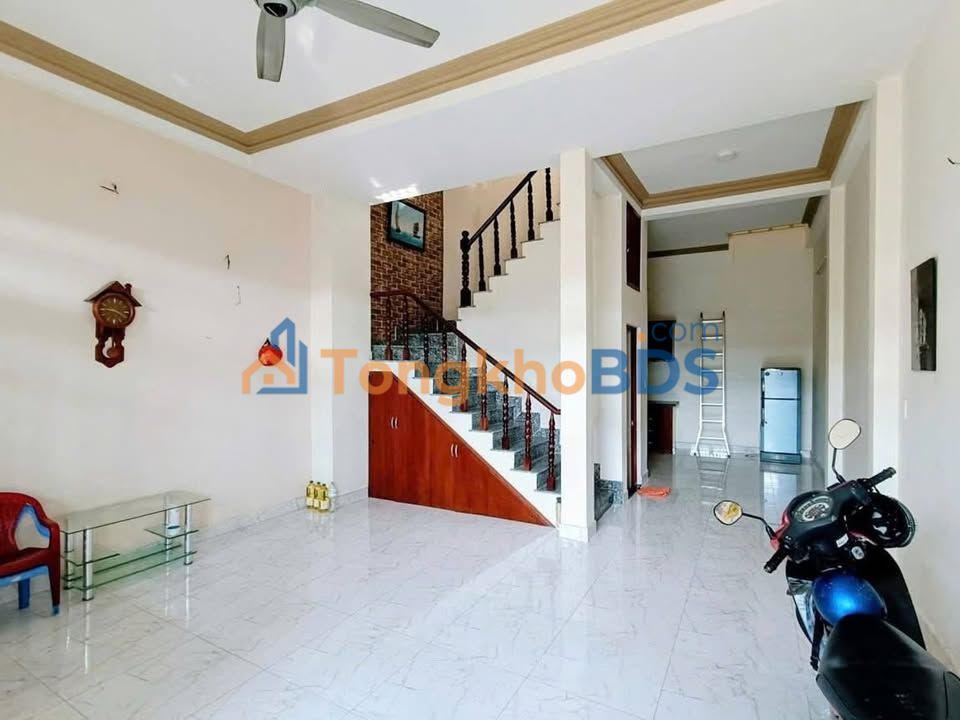 Nhà nguyên căn Long Trường 180m2 8 triệu - Sẵn sàng ở ngay