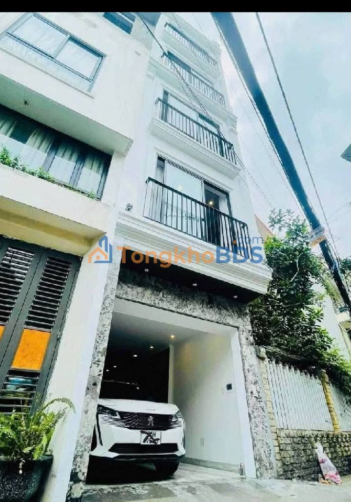 Nhà mặt phố Gia Thượng 40m² giá 12 tỷ - Ô tô vào nhà