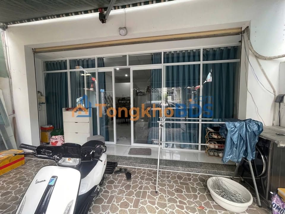 Nhà nguyên căn Bình Trưng Đông 72m2 11 triệu - San sang o ngay