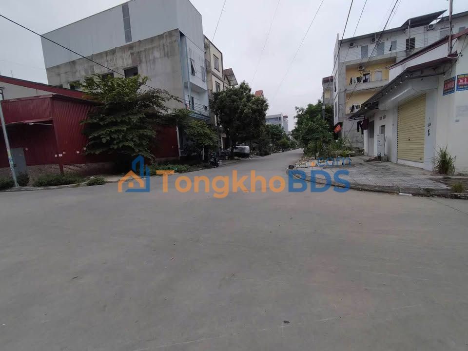 Kho xưởng Phương Cầu 180m² 14 triệu - Gần KCN, hoạt động ngay