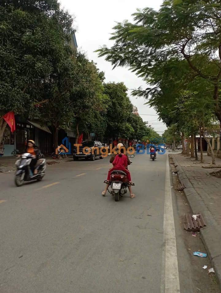 Nhà mặt đường Trần Thánh Tông 57m² 5.998 tỷ - Ô tô vào tận nhà