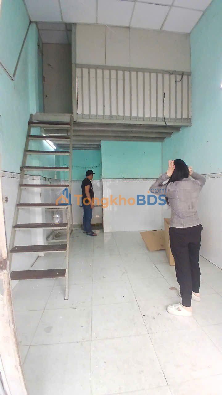 Nhà nguyên căn P.10 Q.10 18m² 3.3 triệu - Sẵn sàng ở ngay