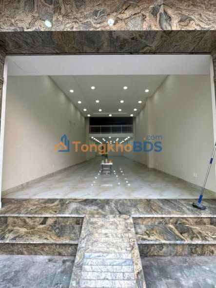 Nhà riêng Quận 5 131m²/39 tỷ - Ô tô vào tận nhà