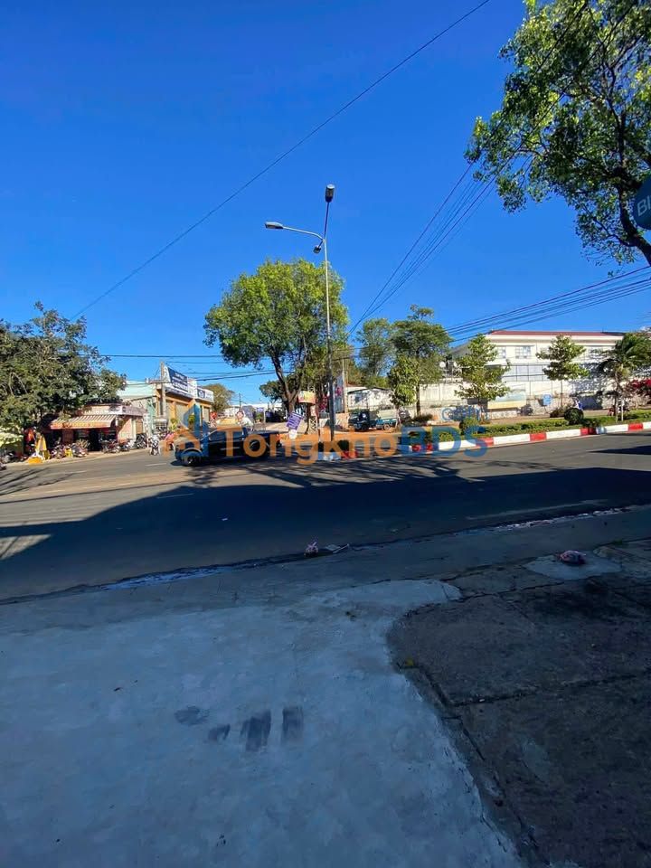 Mat bang Truong Chinh Quy Nhon 720m2 20tr - Mat tien kinh doanh