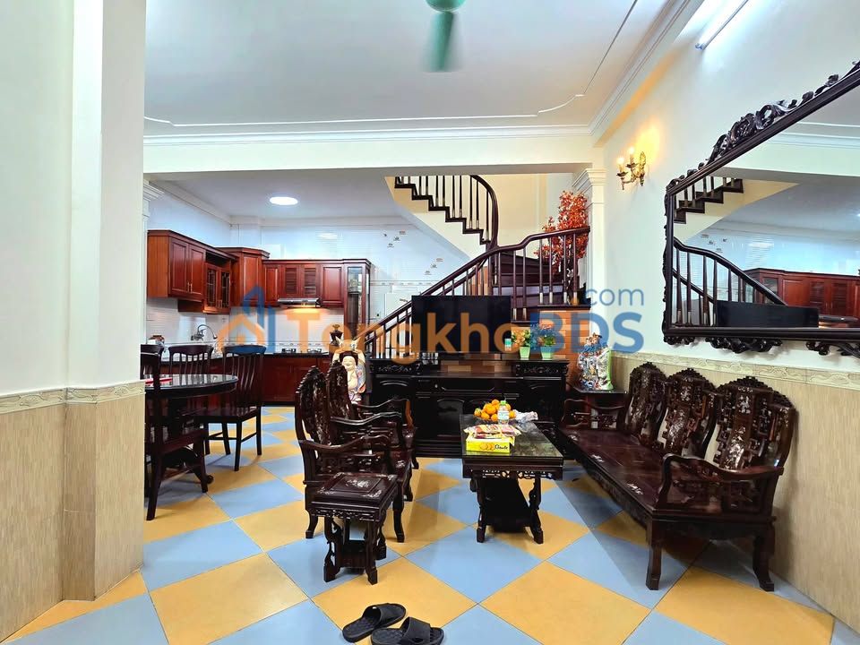 Nhà riêng Ba Đình 40m² giá 9.8 tỷ - Chính chủ full nội thất