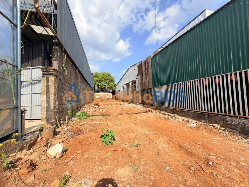 Nhà phố Y Moal Buôn Ma Thuột 122m² 8,9 tỷ - Mặt tiền kinh doanh