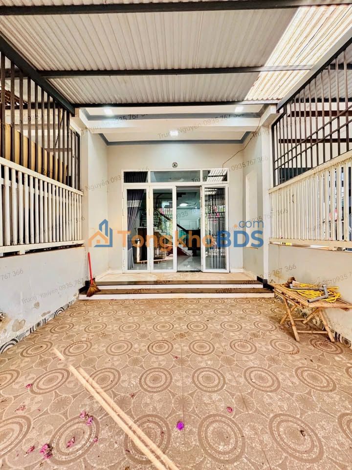 Nhà riêng Y Nuê Buôn Ma Thuột 105m2 5 triệu - Oto vào sân