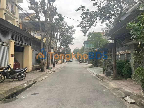 Nhà 2 tầng Trần Đăng Dinh 142m² giá 9 tỷ - Ô tô vào tận nhà