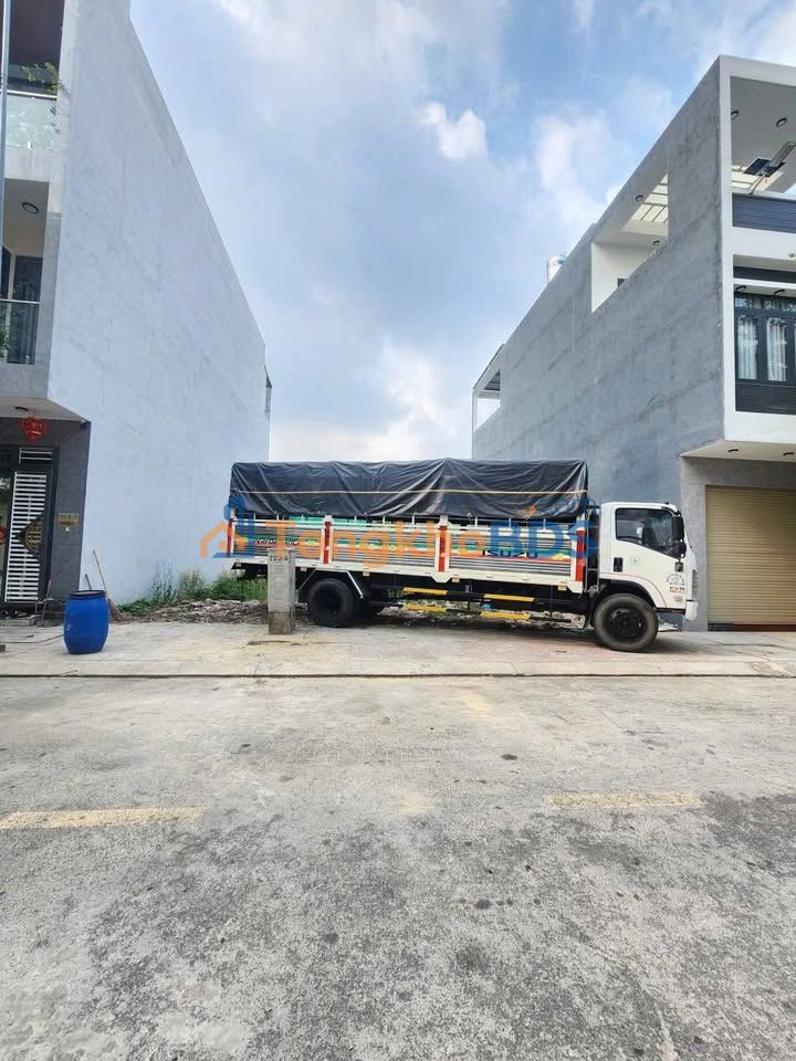 Dat Thuan An 72m2 3.9 ty - So hong chinh chu, gan KCN