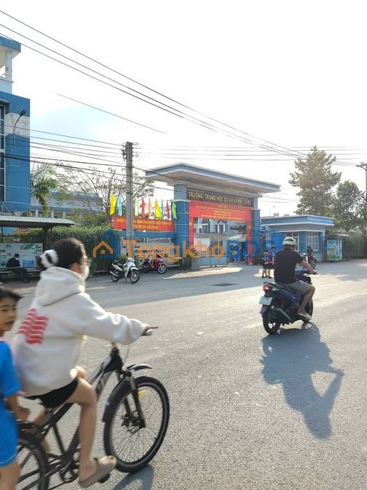 Nhà 2 tầng Dĩ An 60m²/3.75 tỷ - Ô tô vào tận nhà