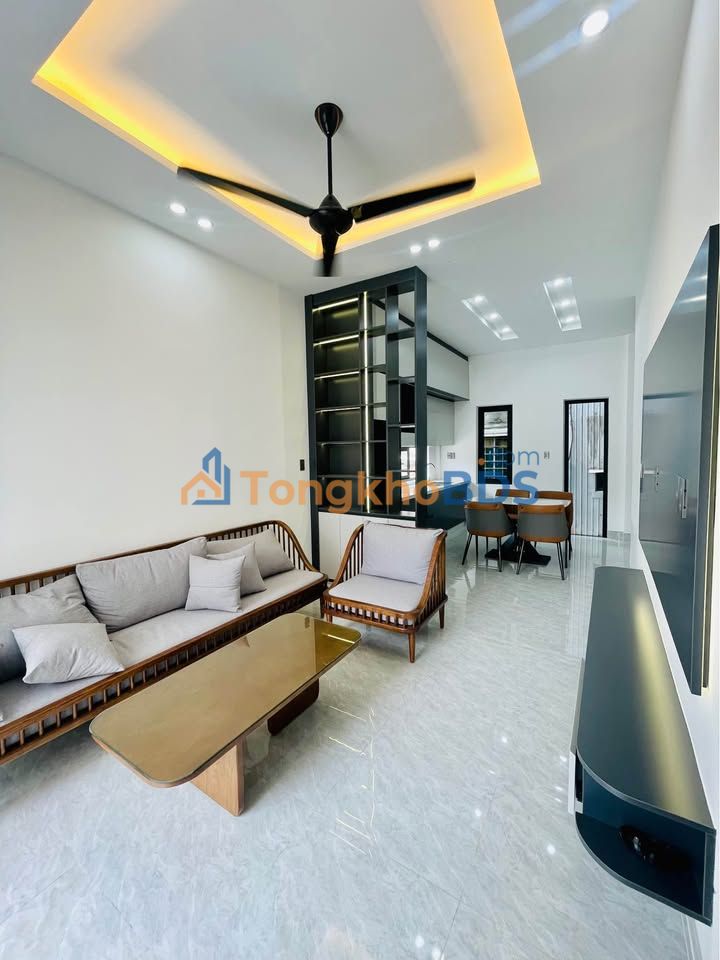 Nhà riêng K35 Ngự Bình 111m² thỏa thuận - Ô tô vào tận nhà