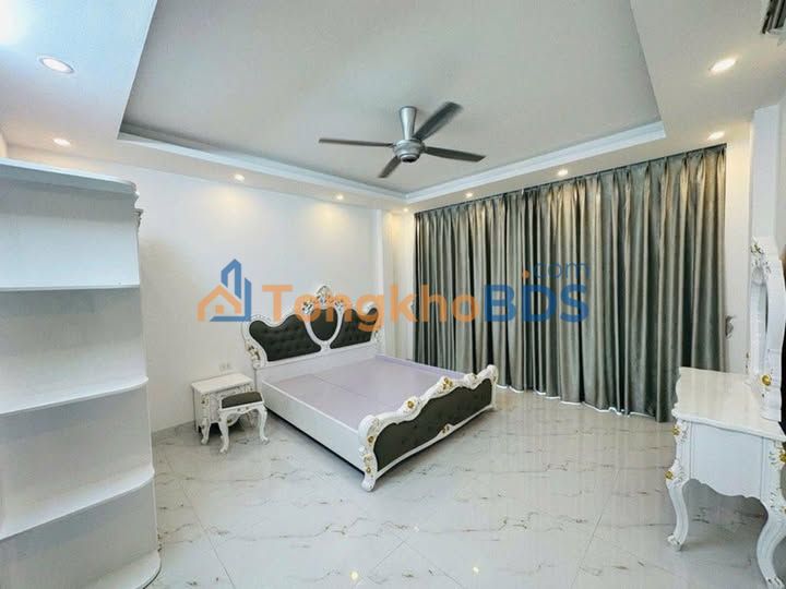 Nhà phố Nguyễn Khuyến 30m² 8,6 tỷ - Ô tô vào tận nhà