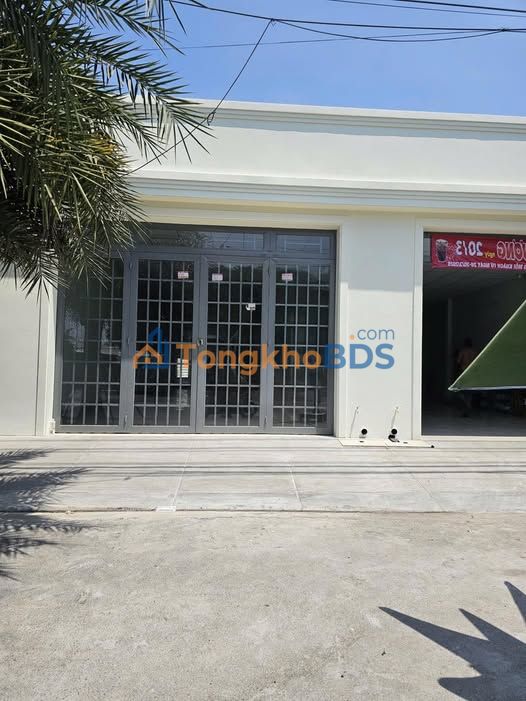 Nhà phố TT Cần Giuộc 200m² 10 triệu - Đường lớn sầm uất