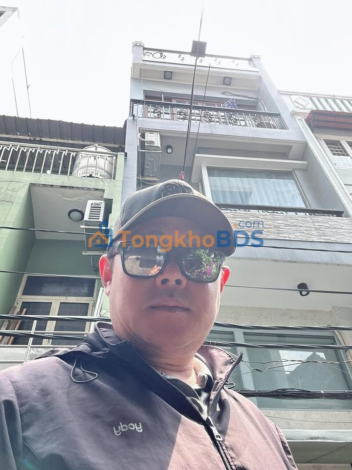 Nhà Quận 4 Đường Số 28m² giá 7 tỷ - Ô tô vào nhà