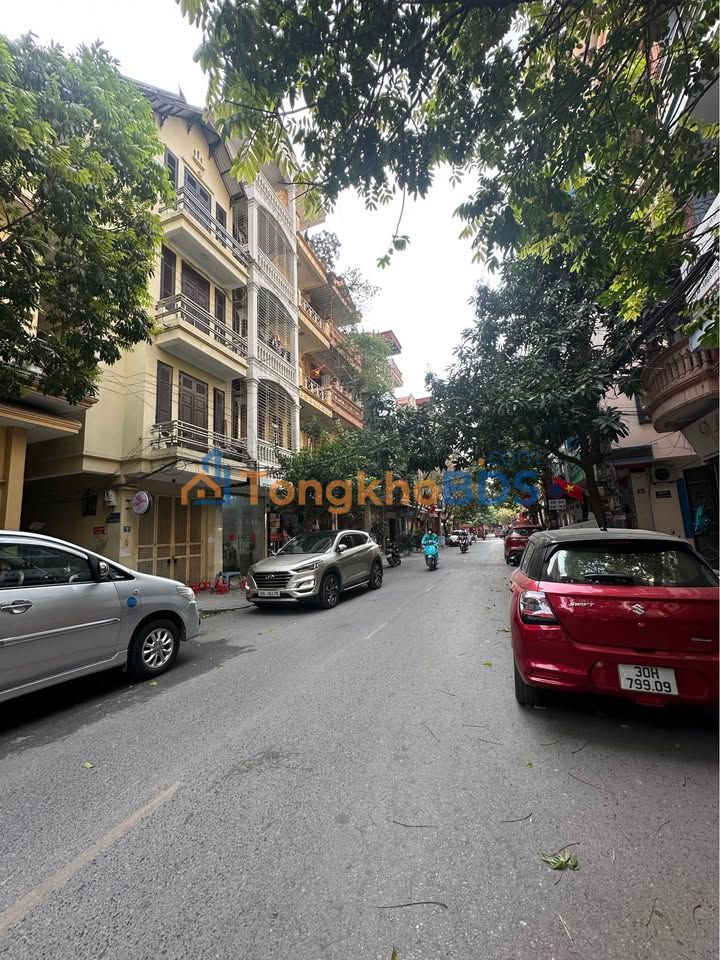 Townhouse Chua Lang 55m2 hon 2x ty - O to vao nha