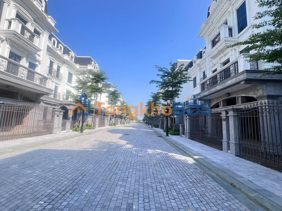 Townhouse Sunshine Capital Tây Thăng Long 315m² Ô tô vào nhà