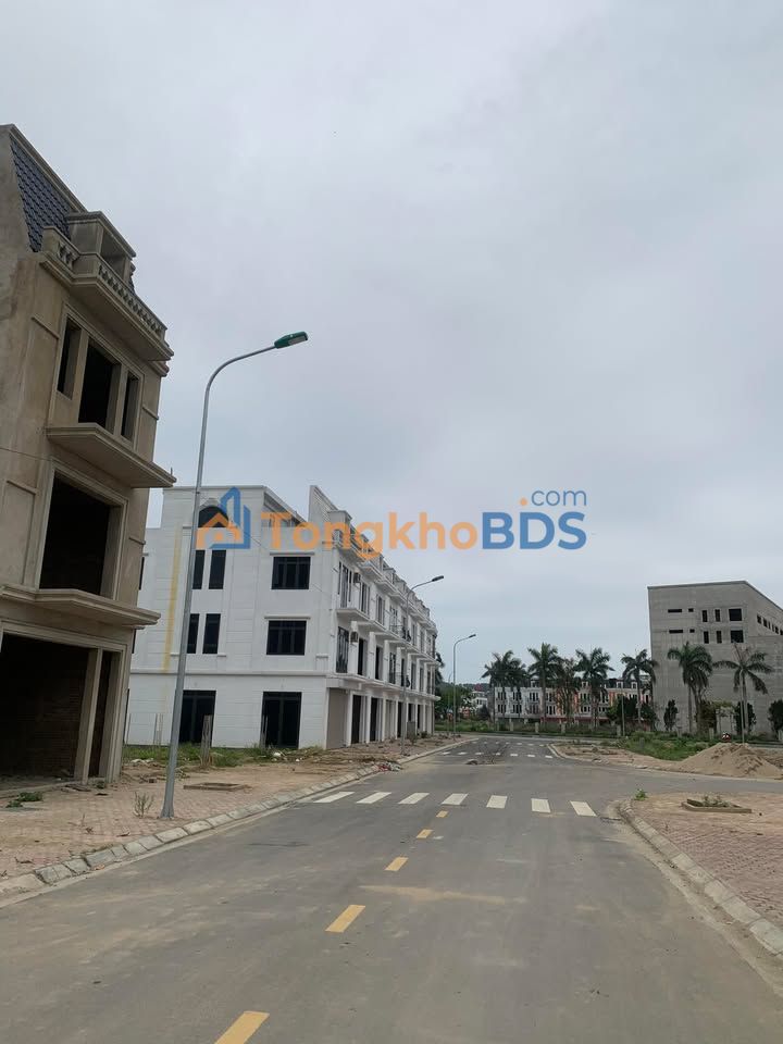 Townhouse Lý Tự Trọng Sầm Sơn 108m² 216 triệu - Chính chủ bán gấp