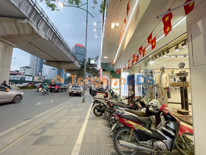 Nhà mặt phố Cầu Giấy 52m² 50 tỷ - Ô tô vào tận nhà